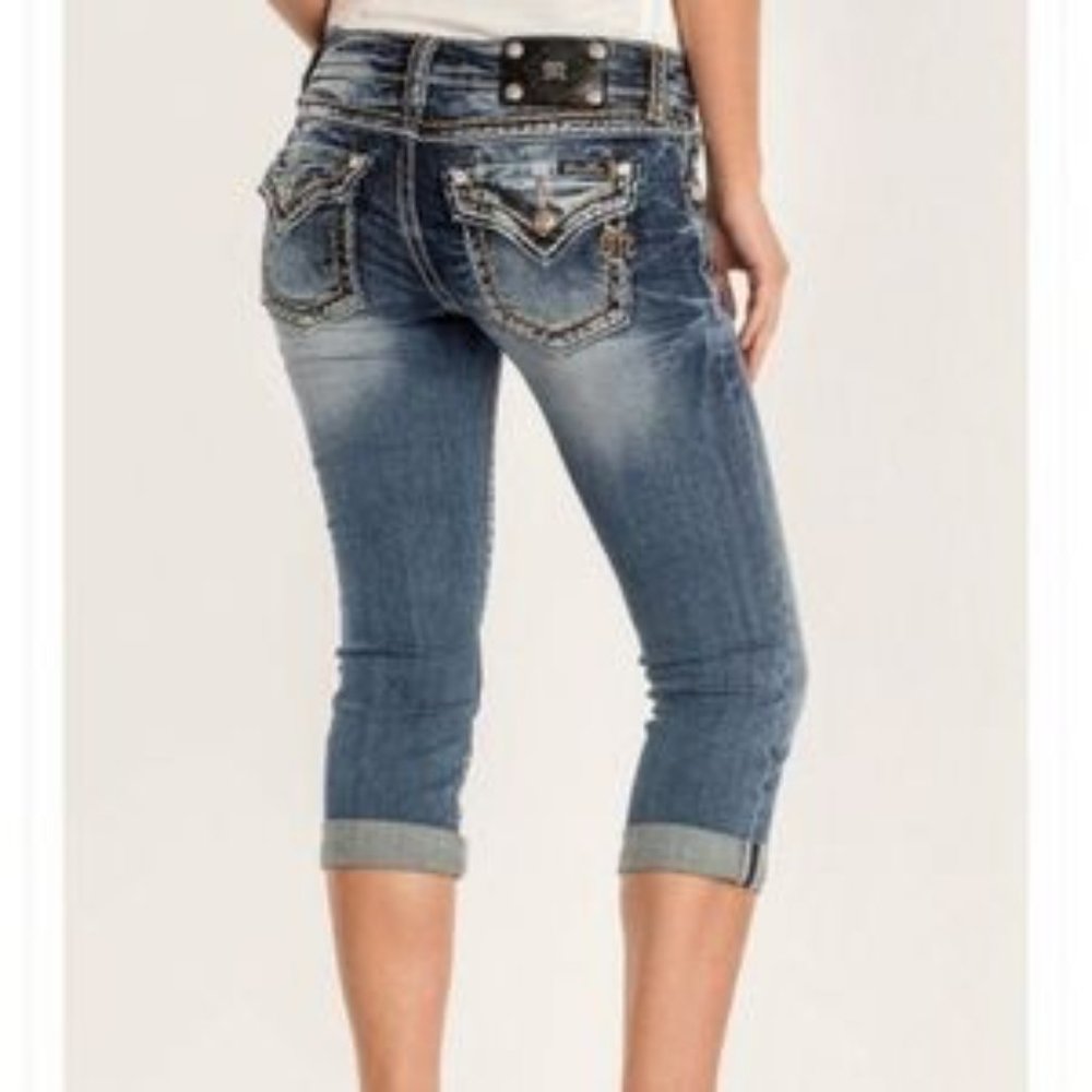 Miss Me Cuffed Capri, Style: JE5810P, Vietnam, 27x21, EUC, $139 MSRP